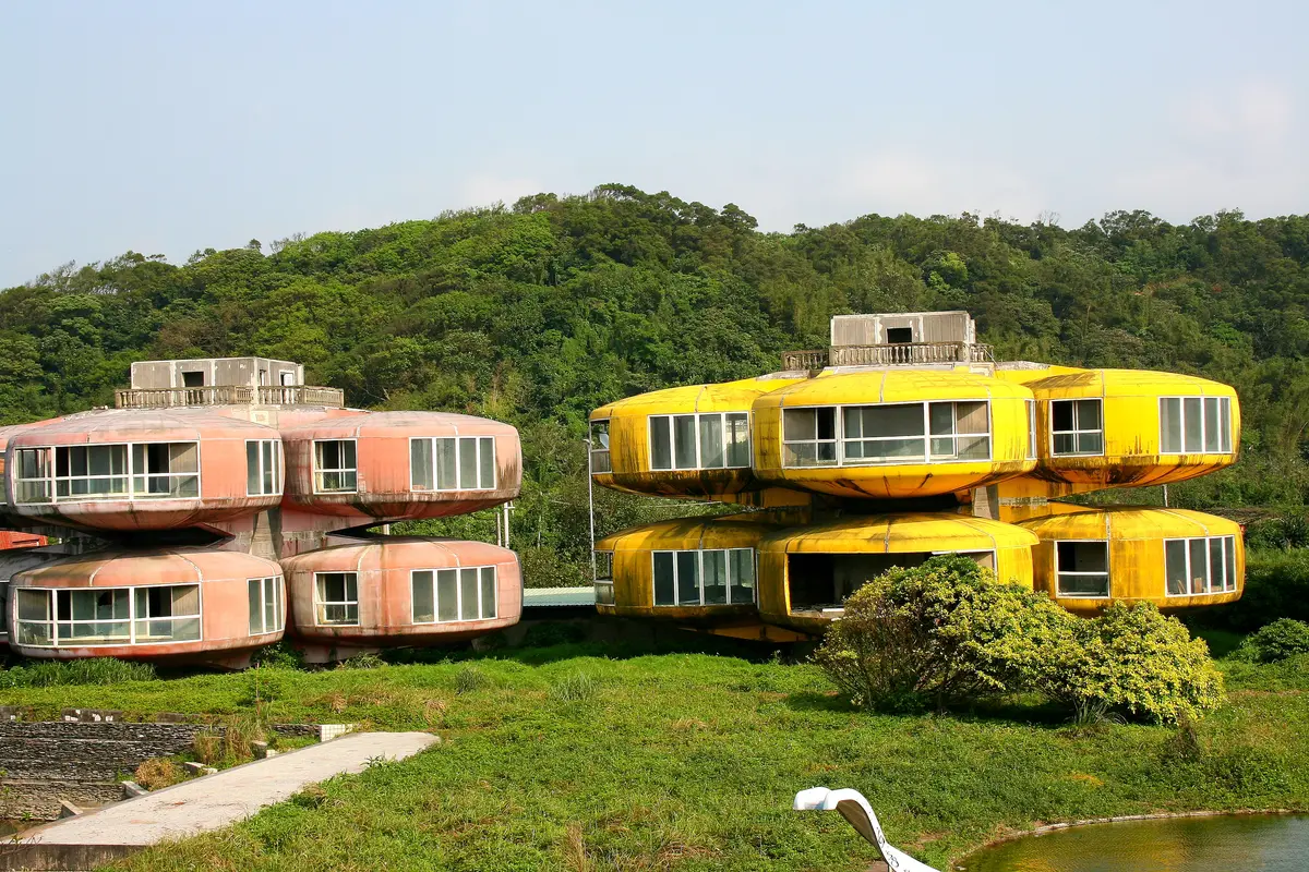 Sanzhi UFO houses, New Taipei, TW